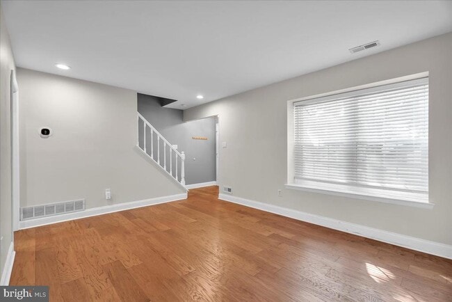 Building Photo - 166 Stratton Ln