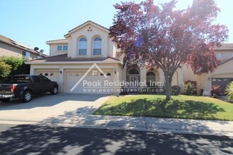 Building Photo - Spacious 4bd/3ba Rocklin Home With Bonus Room and 3 Car Garage!