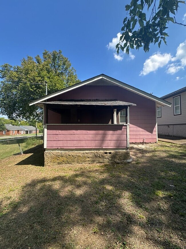 Building Photo - 2024 Ruby St