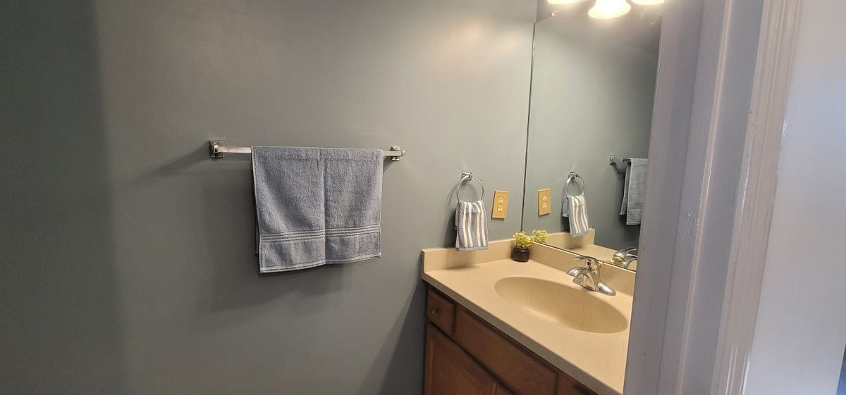 Building Photo - 10 Woodfield Dr