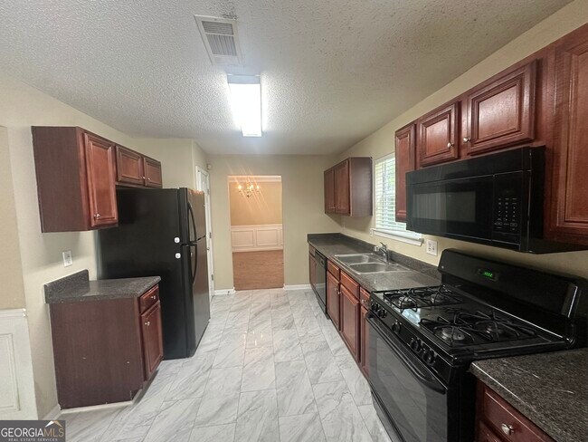 Building Photo - 5622 Platte Dr