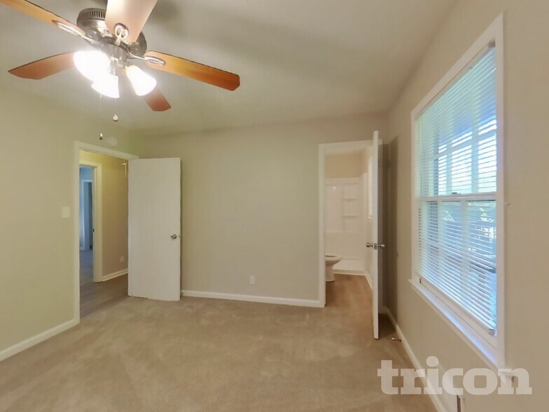 Building Photo - 199 Kings Ct NW