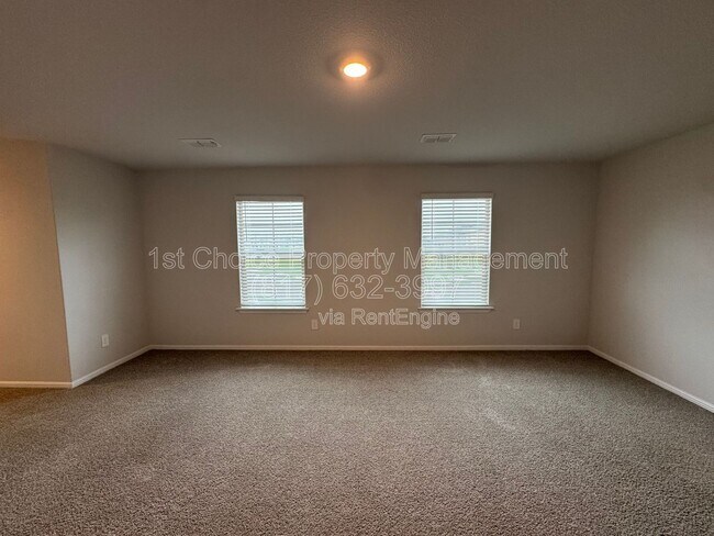 Building Photo - 7948 Oaktown Dr