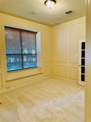 Building Photo - 4000 Kenwood Dr