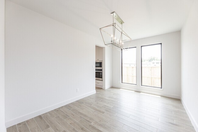 Building Photo - 10902 Overlook Pt Dr