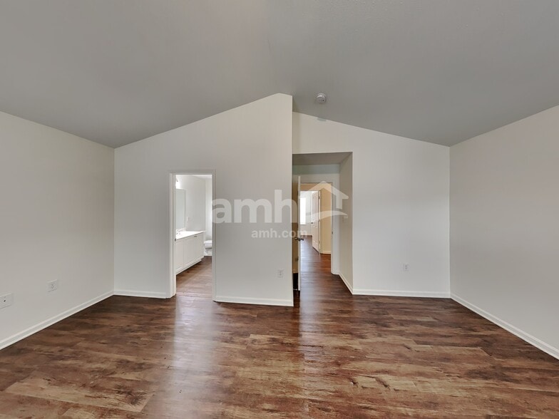 Building Photo - 704 Overlook Rd