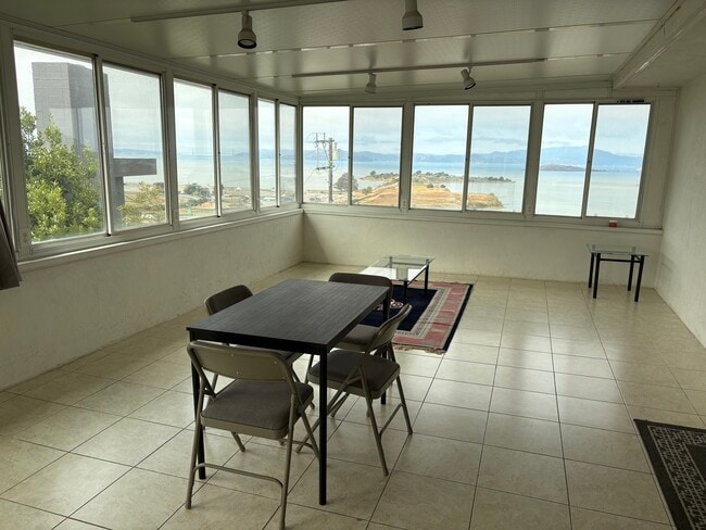 Building Photo - 721 Hillside Ave