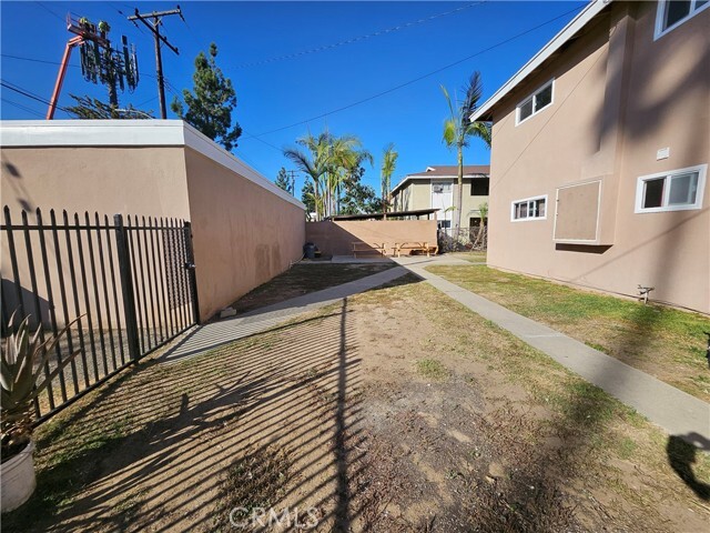 Building Photo - 1381 Burwood St