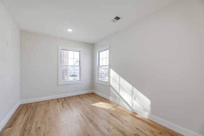 Building Photo - 401 Franklin St