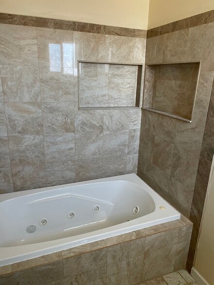 Building Photo - 1606 Pecan Cir