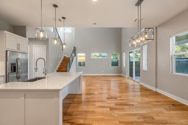 Building Photo - 3209 Govalle Ave