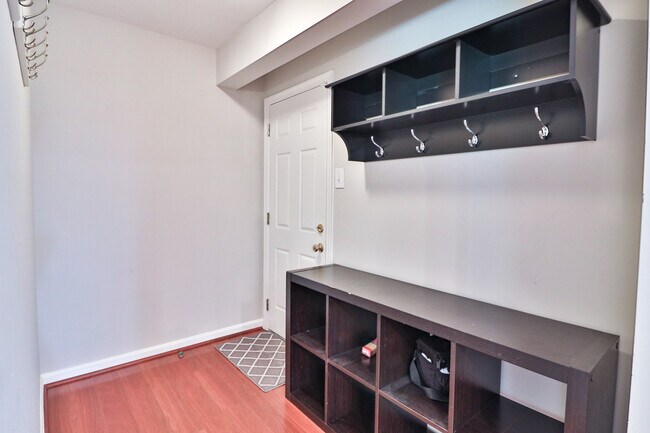 Building Photo - 9633 Cinnamon Creek Dr