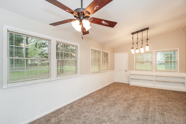 Building Photo - Fantastic 4bd/2.5ba home! Coming soon!