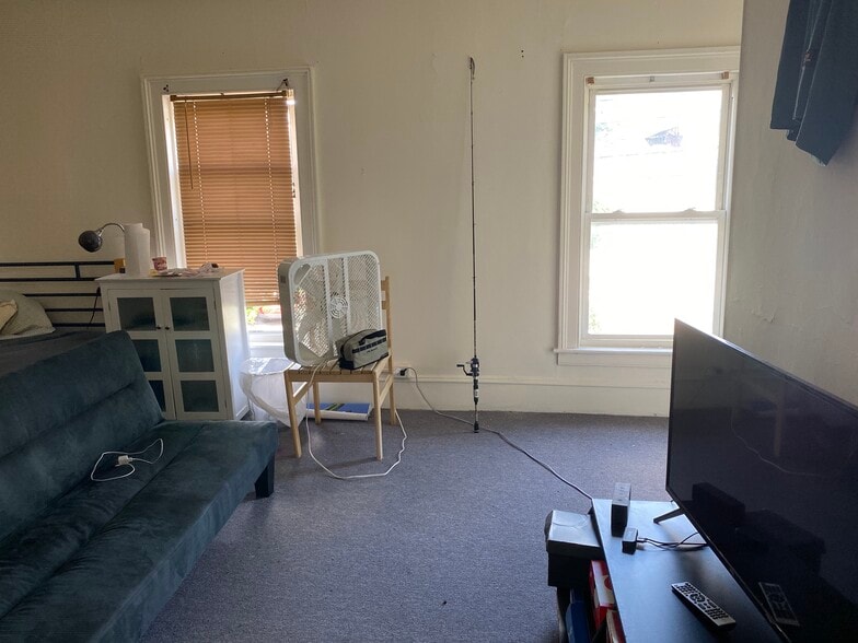 Building Photo - 68 Elmwood Ave