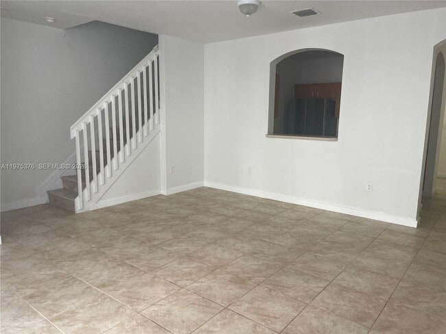 Building Photo - 942 NE 42nd Pl