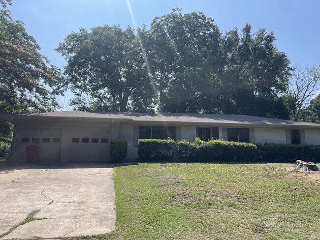 Primary Photo - 1130 Tower St