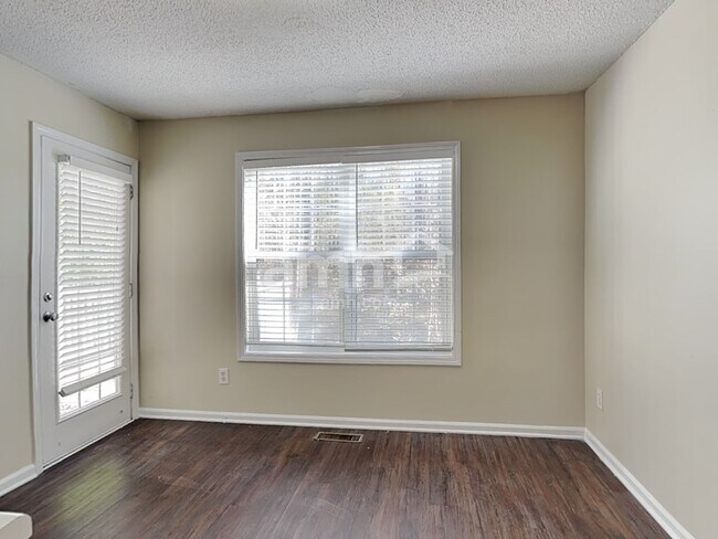 Building Photo - 3951 Saint George Ter SW