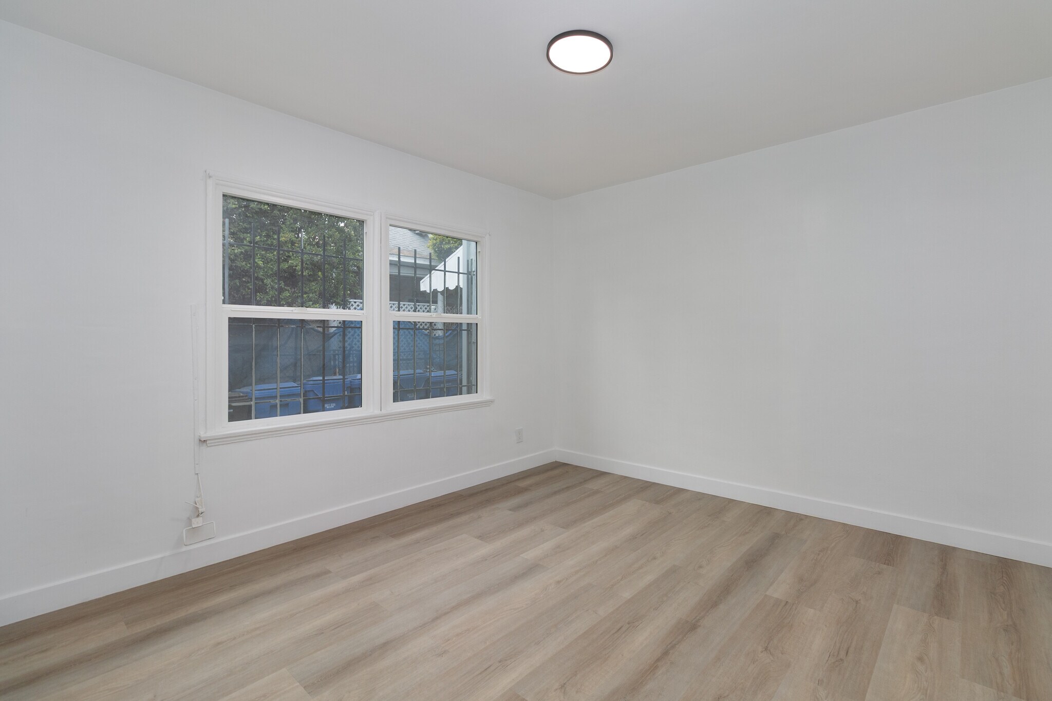 Building Photo - 1723 W 35th Pl
