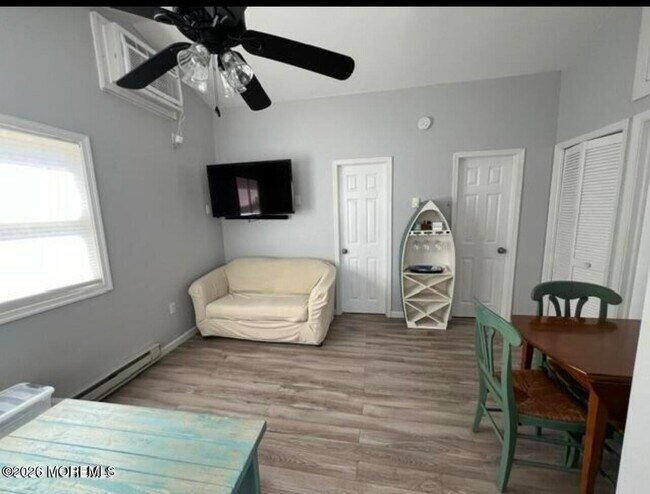 Building Photo - 116 W Plover Way