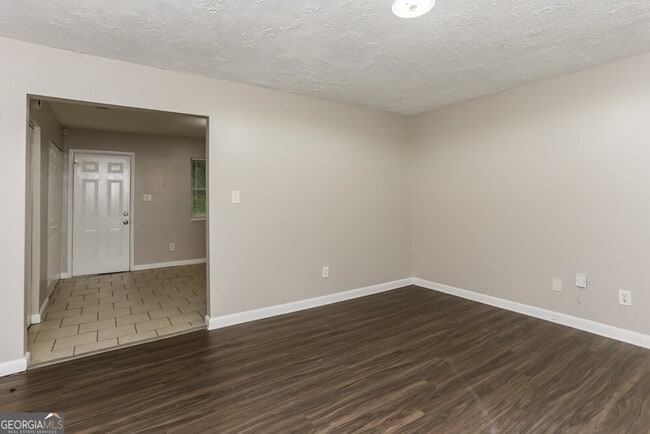 Building Photo - 599 Plainville Dr SW