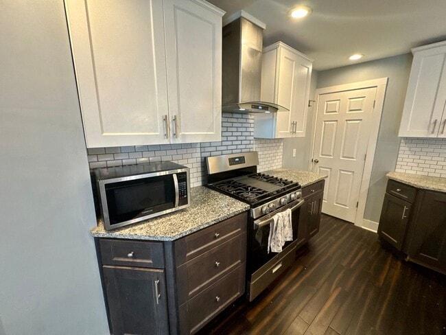 Building Photo - Open Concept 3 Bed 1.5 Bath in Swissville!