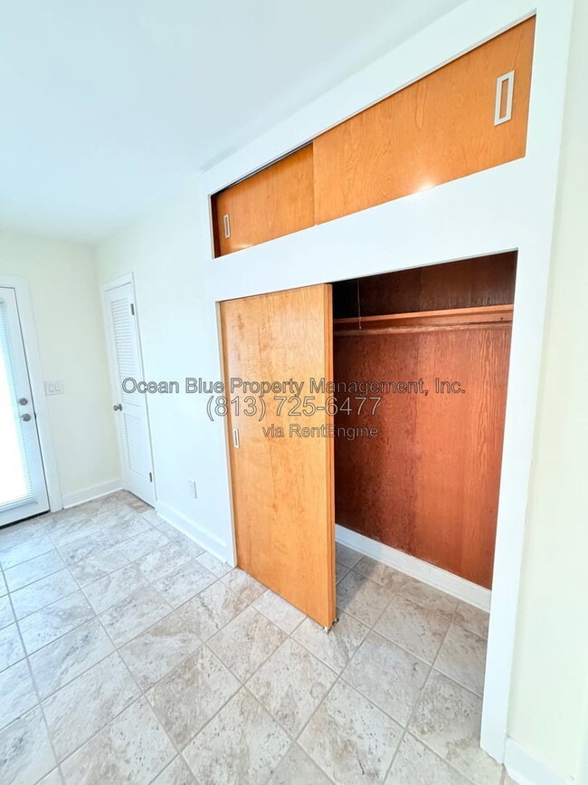 Building Photo - 206 Bates Ave