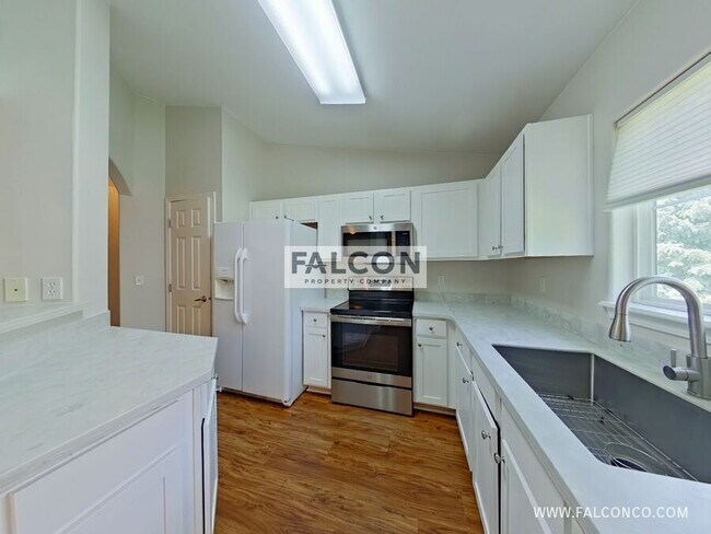 Building Photo - 6925 Ash Creek Heights