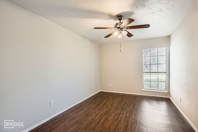 Building Photo - 8314 Kensington Dr