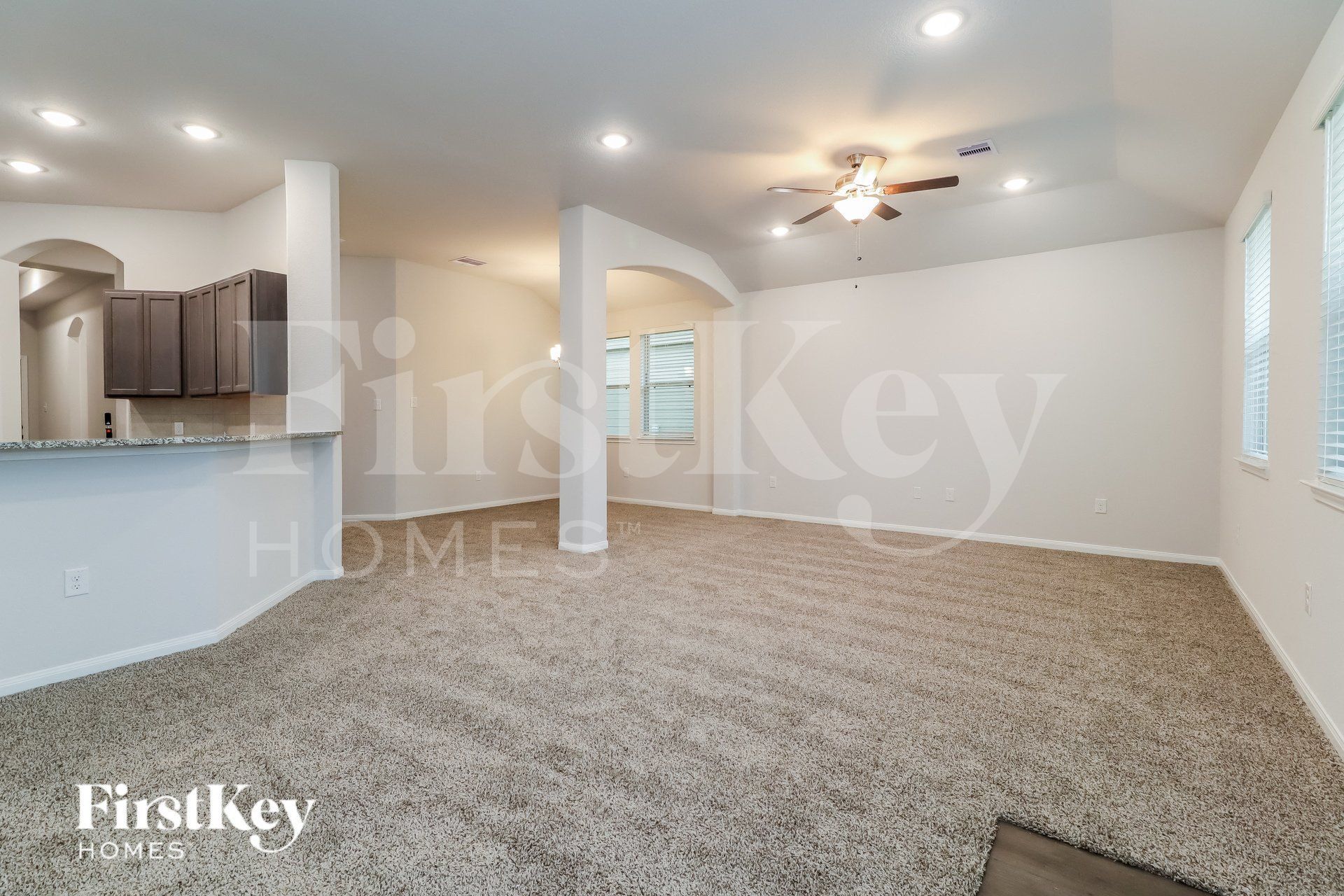 Building Photo - 14755 Country Club Dr