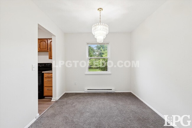 Building Photo - 4336 Deerwood Ln