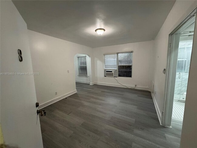 Building Photo - 177 NE 50th St