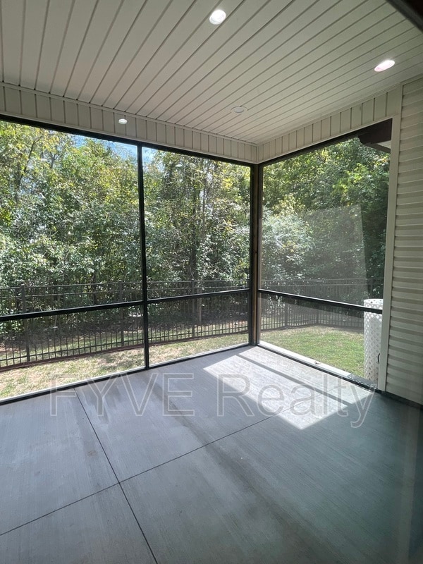 Building Photo - 120 Utsesti Way