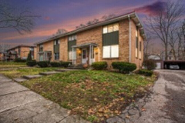 Primary Photo - 13-38 Northfield Ave NE