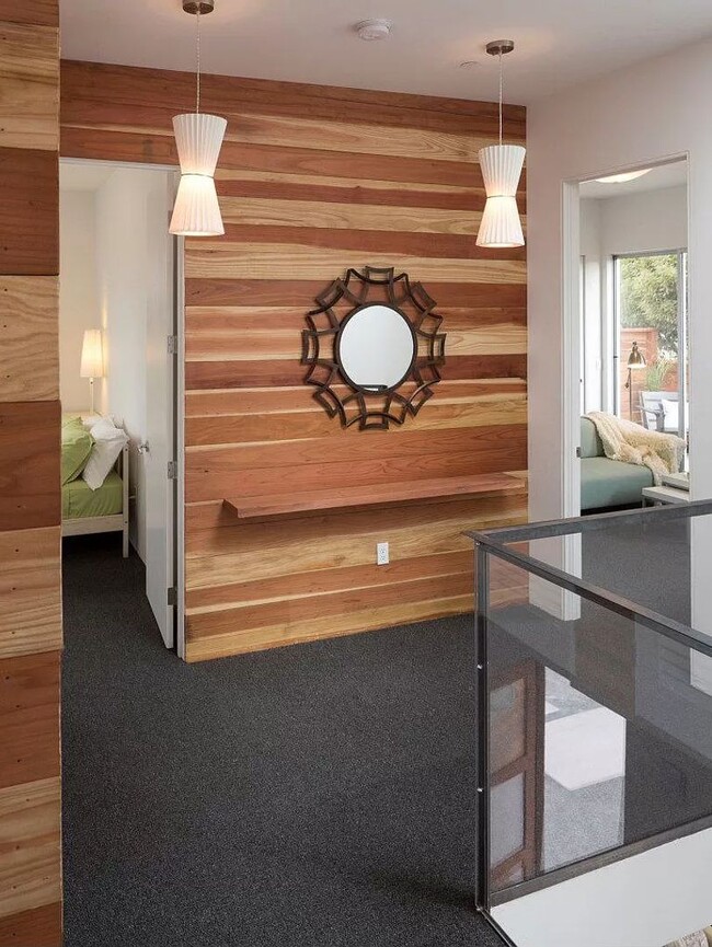 Building Photo - Beautiful Modern 3BR/3BA with In Unit Laun...