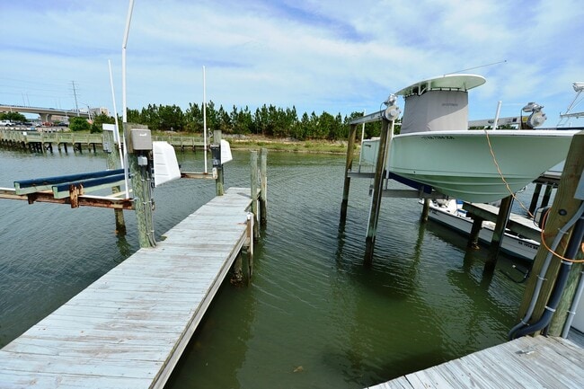 Building Photo - Virginia Beach-Boat Slip /Deep water access!