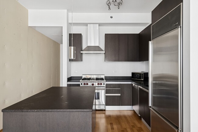 Building Photo - 600 N Fairbanks Ct