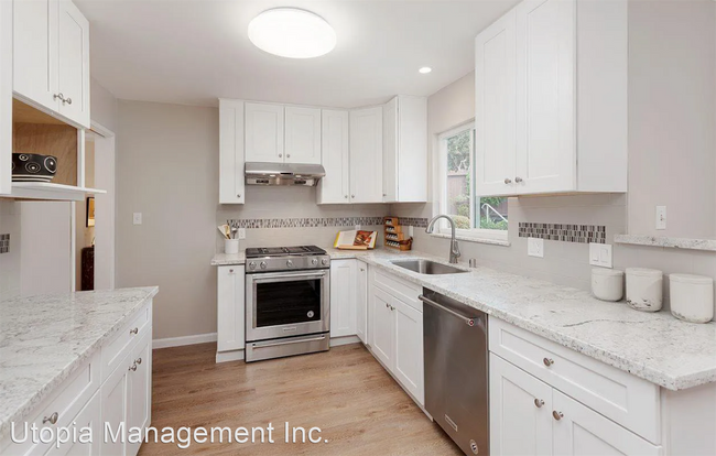 Building Photo - 3 br, 3 bath House - 2036 Mira Vista Drive