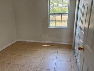 Building Photo - 28 Spring Loop Cir