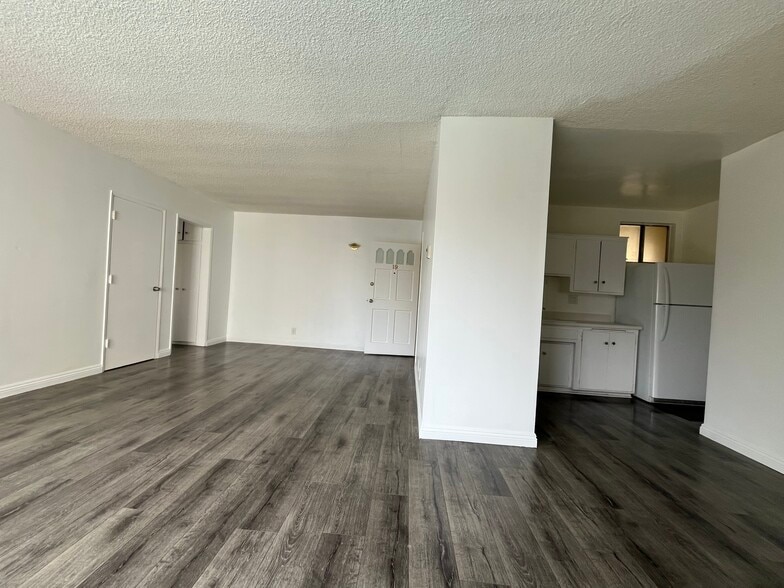 Building Photo - 1417 S Atlantic Blvd