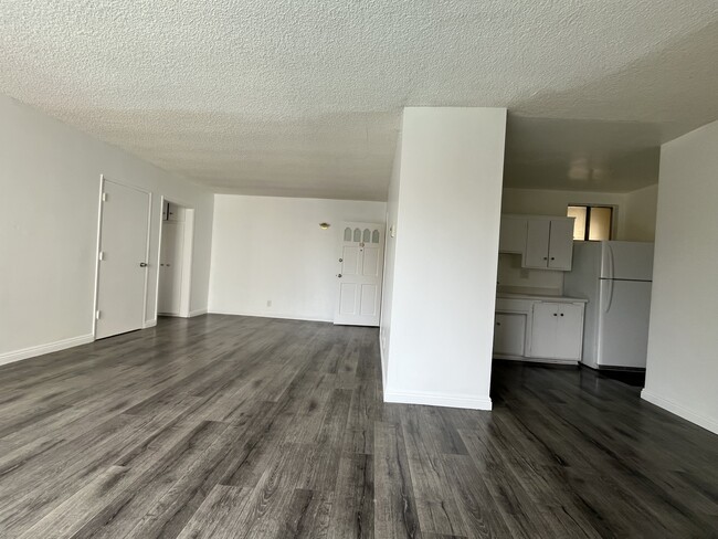 Building Photo - 1417 S Atlantic Blvd