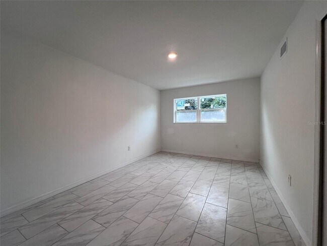 Building Photo - 5317 Curry Ford Rd