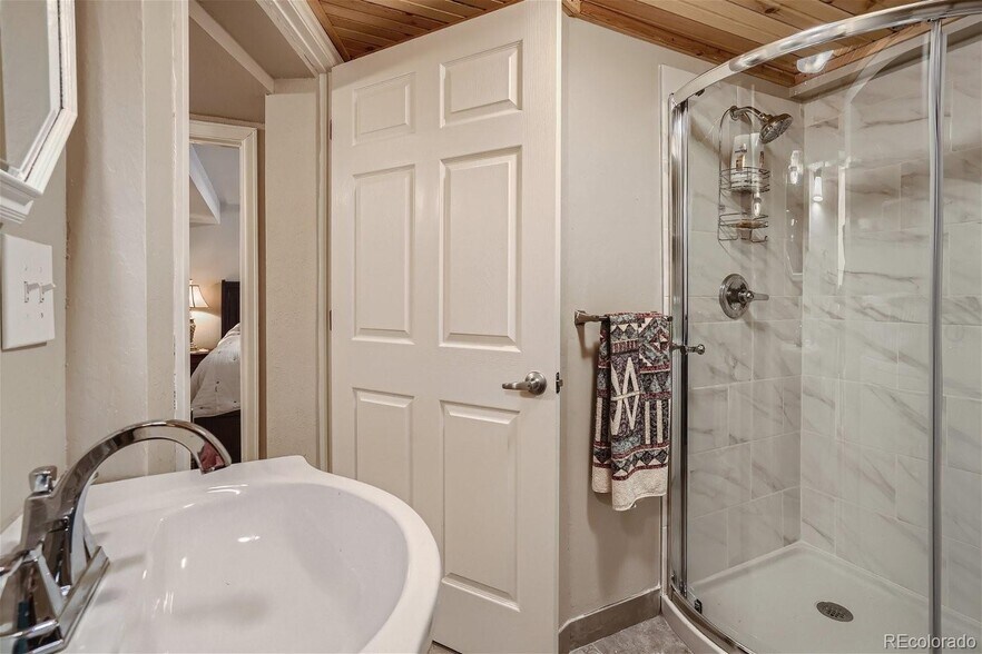 Building Photo - 5293 Carr St