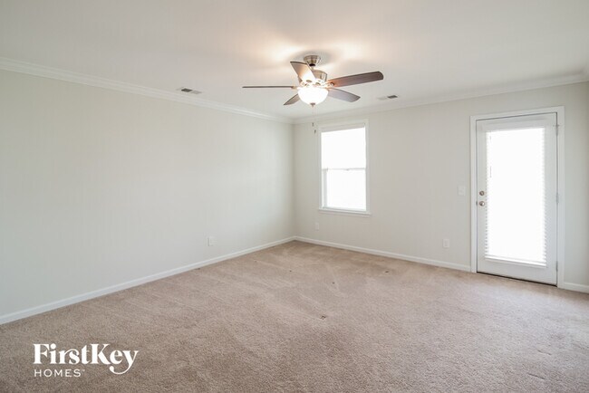 Building Photo - 105 Yorkshire Dr