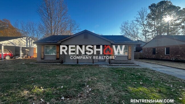 Building Photo - 2560 Thackery Dr