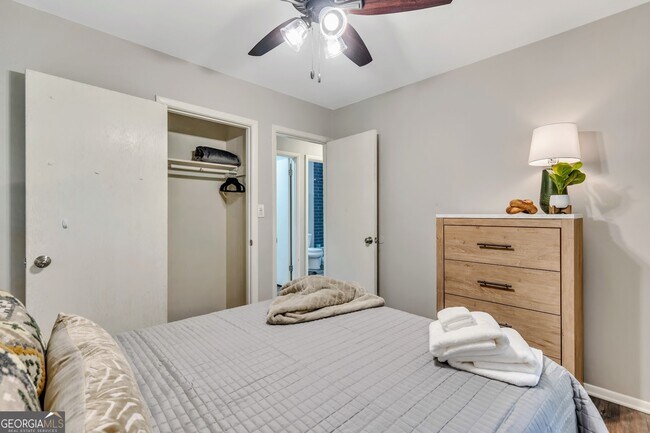 Building Photo - 4589 Ryan Rd