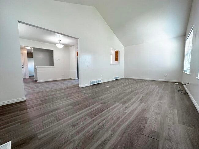 Building Photo - 327 N 270 W