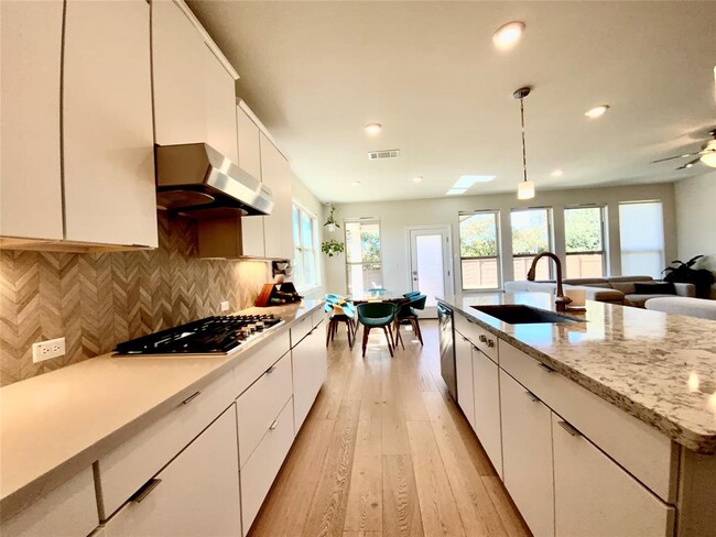 Building Photo - 16028 Cinca Terra Dr