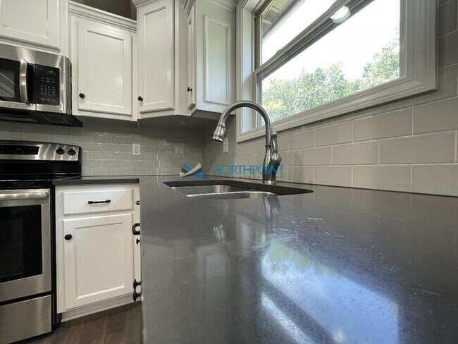 Building Photo - Gorgeous 4 bedroom, 3 bath home in Spring ...