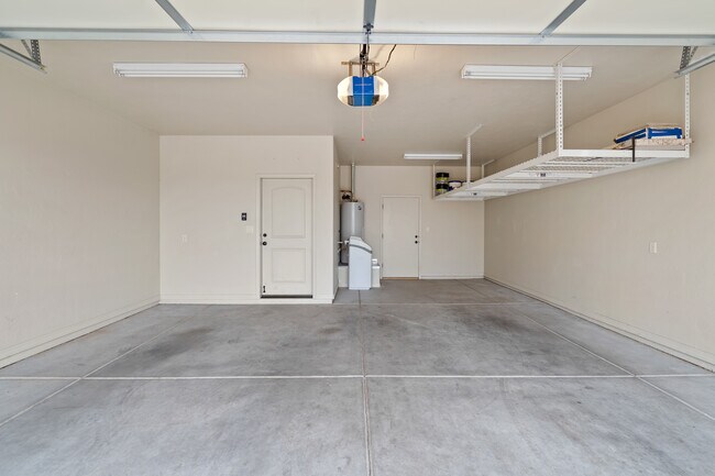 Building Photo - 1981 Sunview Ct