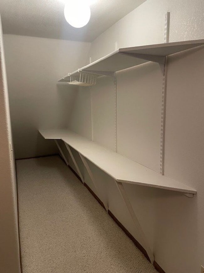 Building Photo - Spacious 3 Bed 3 Bath Townhome with Finished Basement & 2-Car Garage